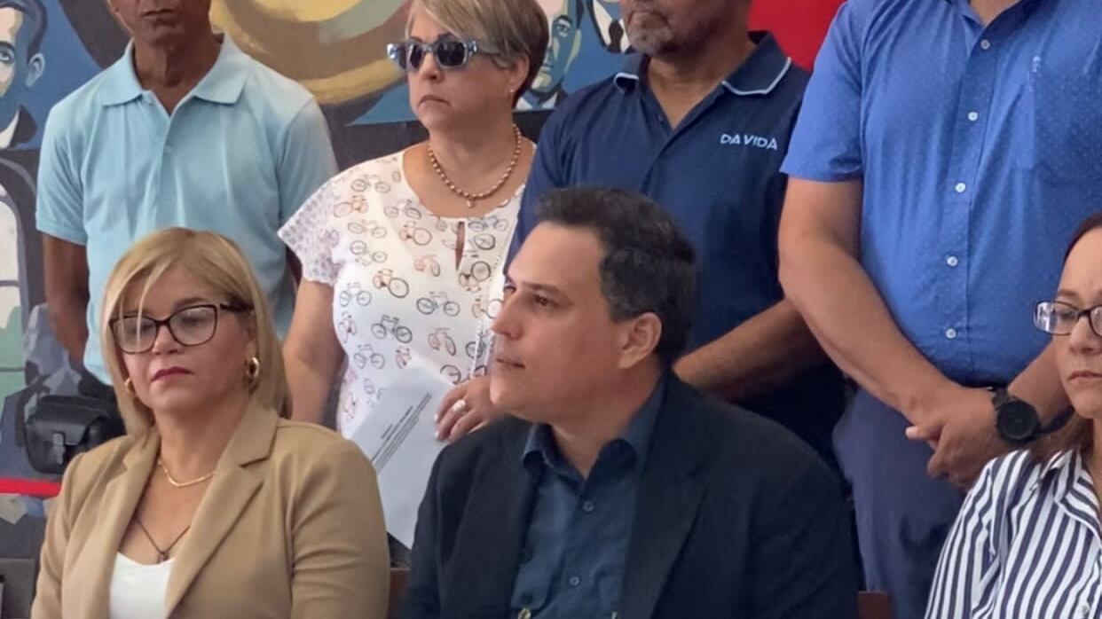 Empleados de la rama judicial.