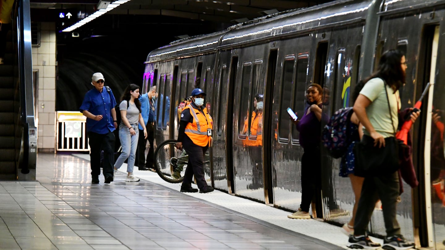 Senado cuelga medidas para cambiar los nombres de las estaciones del ...