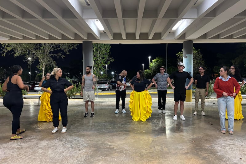 Los sordos de Puerto Rico bailan al compás de la bomba gracias a una pionera iniciativa