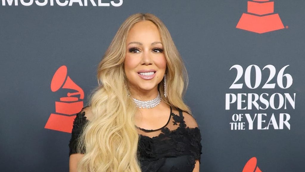 Mariah Carey posa en la alfombra roja del homenaje Persona del Año de MusiCares 2026, que recibió este viernes en Los Ángeles, California, EE.UU. EFE/EPA/NINA PROMMER