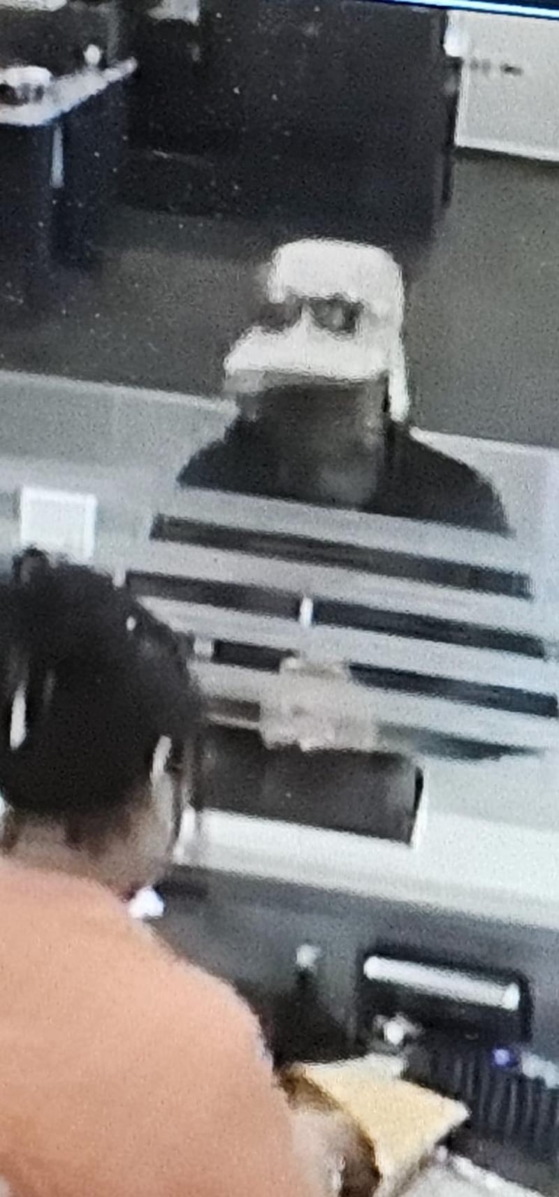 Asalto en banco de Guayama con una nota.