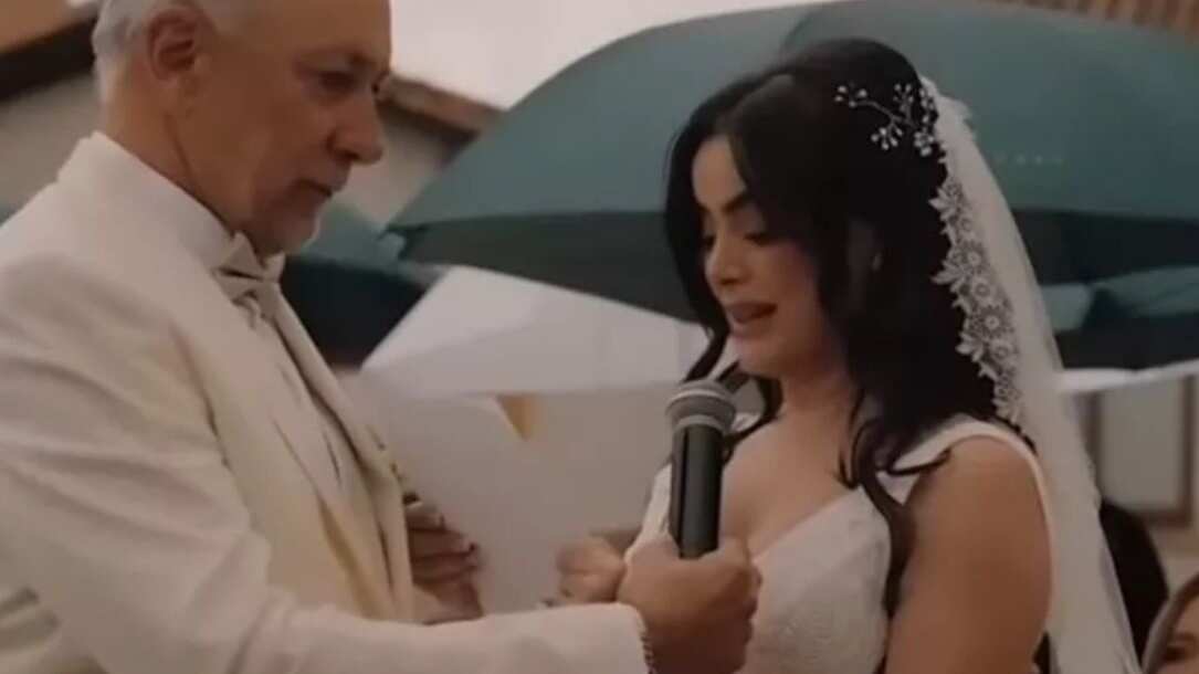 El piloto colombiano Jorge Campillo y la actriz venezolana Daniella Navarro.