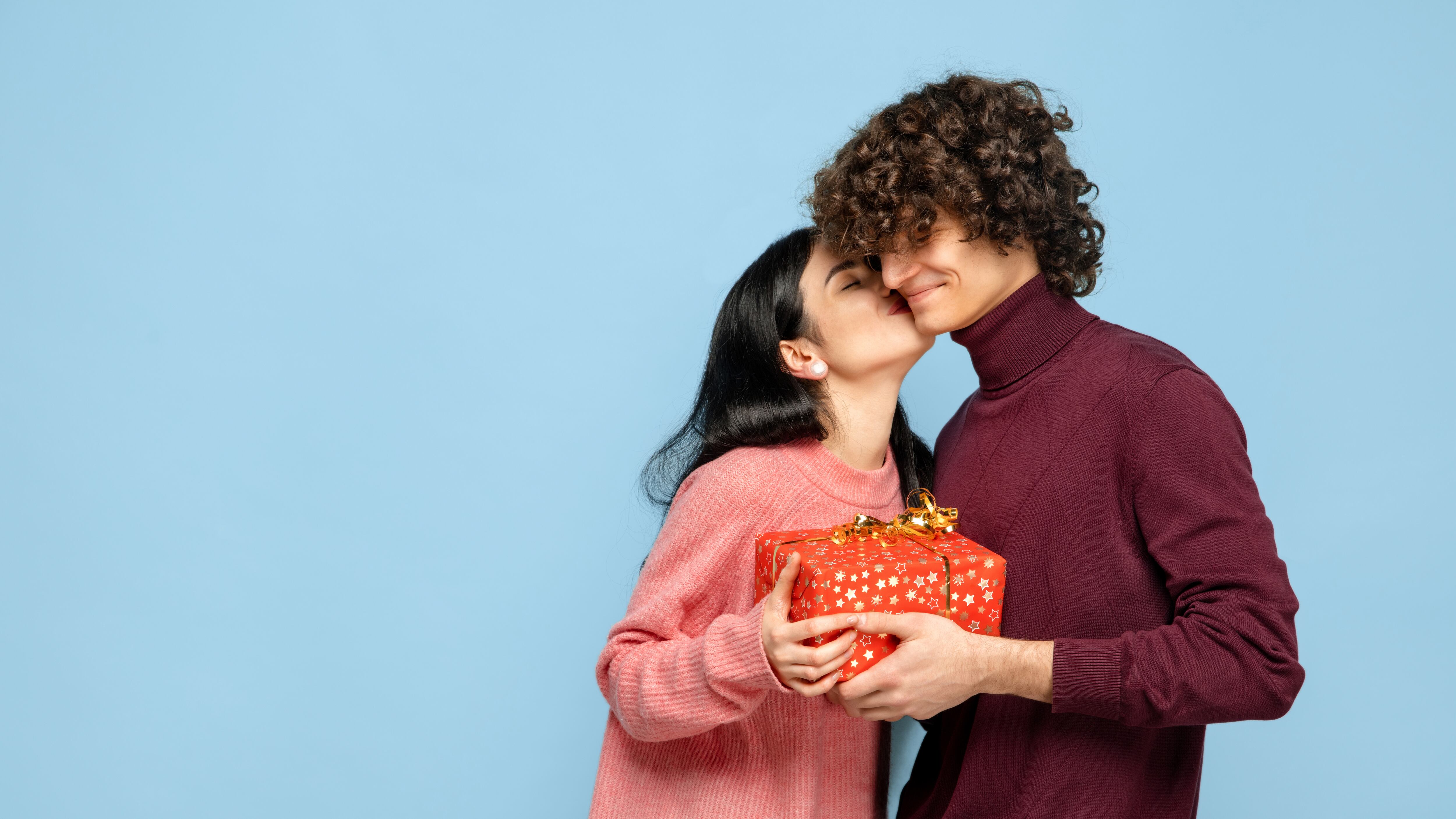 Este San Valentín, deja atrás los planes tradicionales y sorprende a tu pareja o ser querido
con una experiencia única que fortalecerá su conexión mientras se relajan y cuidan juntos.
Los expertos  Nymphaea Spa aseguran que visitar un spa en compañía es más que un lujo, es un regalo para el cuerpo, la mente y el
alma.