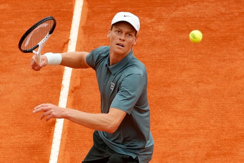 Jannik Sinner conquista Montecarlo y desplaza a Carlos Alcaraz del número uno