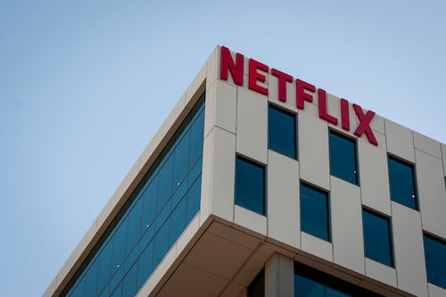 Netflix se retira de la batalla por la compra de Warner tras la nueva oferta de Paramount