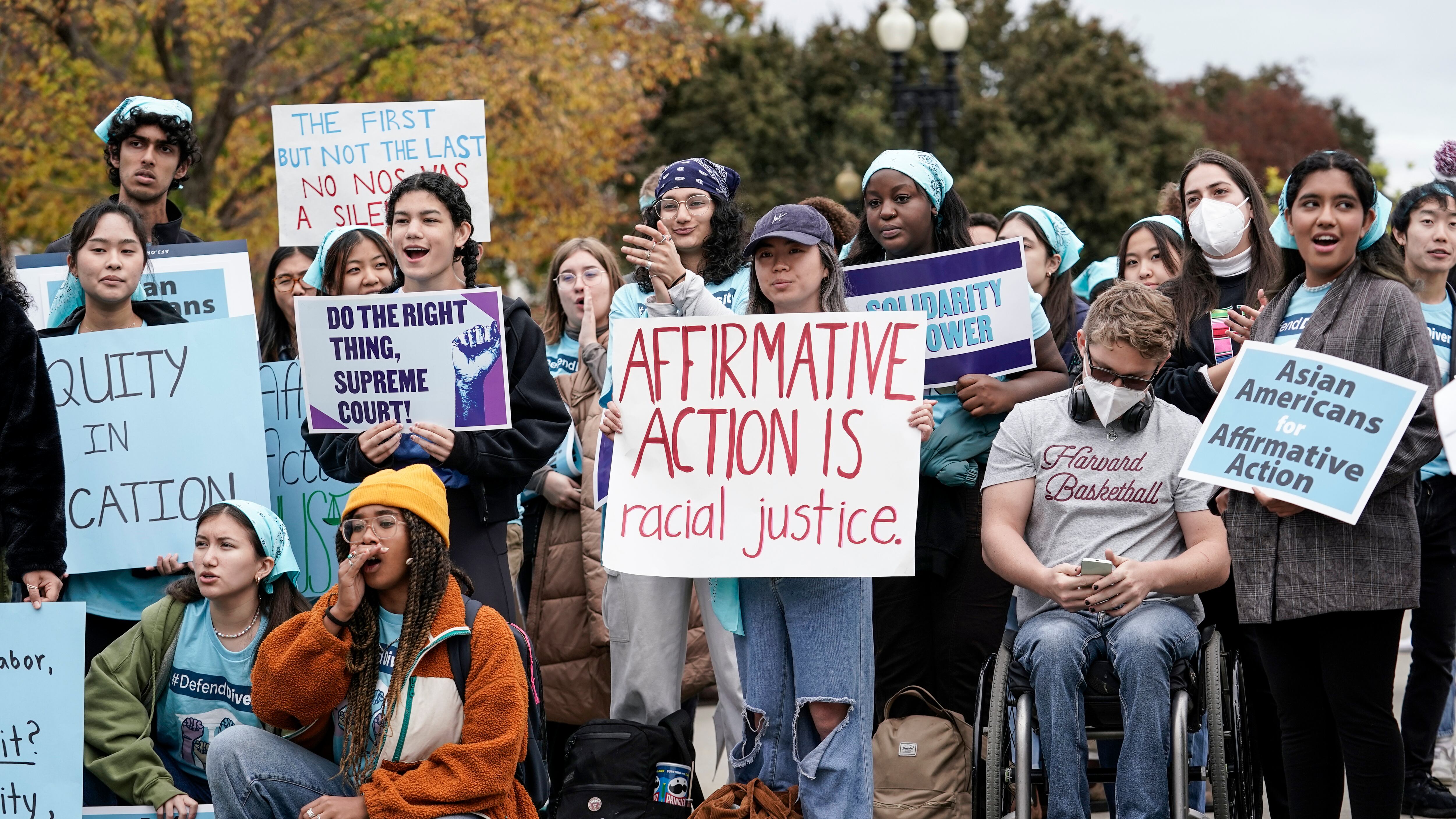 Estadounidenses creen que “la raza debe influir” en el acceso a universidades