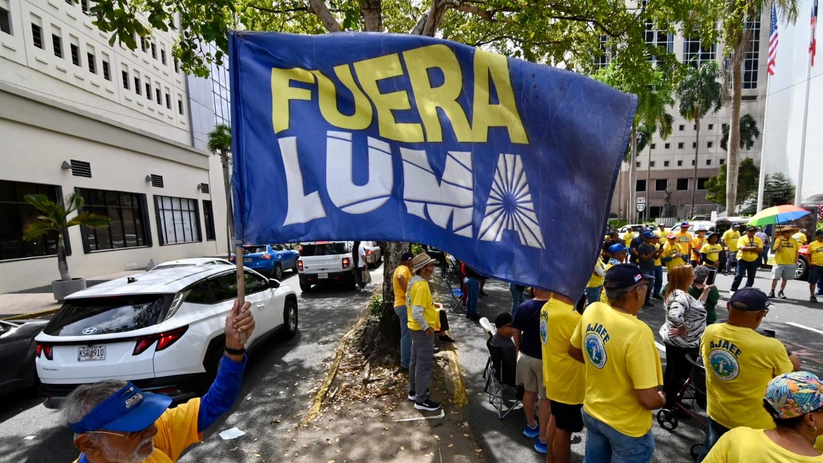 Manifestación de empleados jubilados de la AEE