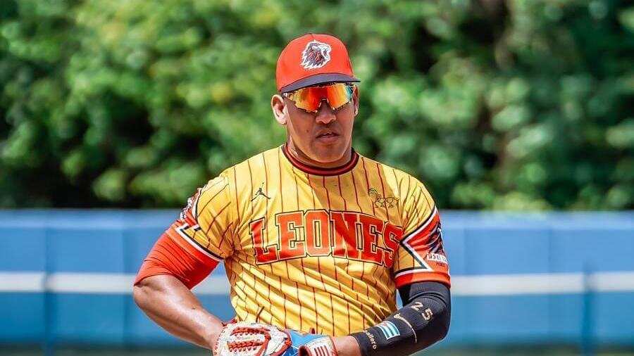 Javier Caballero de los Leones de Ponce.