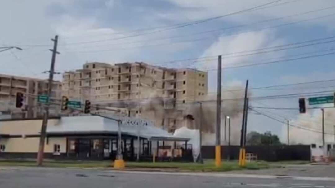 Demuelen Residencial Torres de Sabana en Carolina