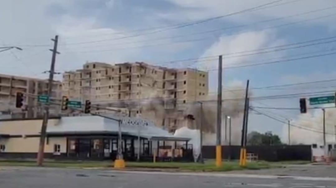 Demuelen Residencial Torres de Sabana en Carolina