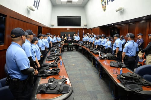 23 cadetes se gradúan y empiezan su carrera como agentes de la Policía