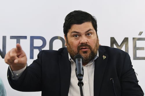 Mellado miente pese declaración jurídica, según Domenech