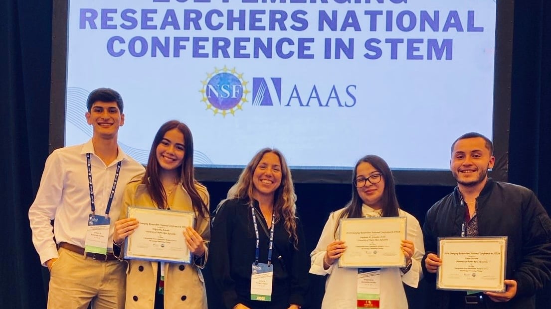 Estudiantes de UPR Aguadilla son galardonados como investigadores emergentes en Estados Unidos.