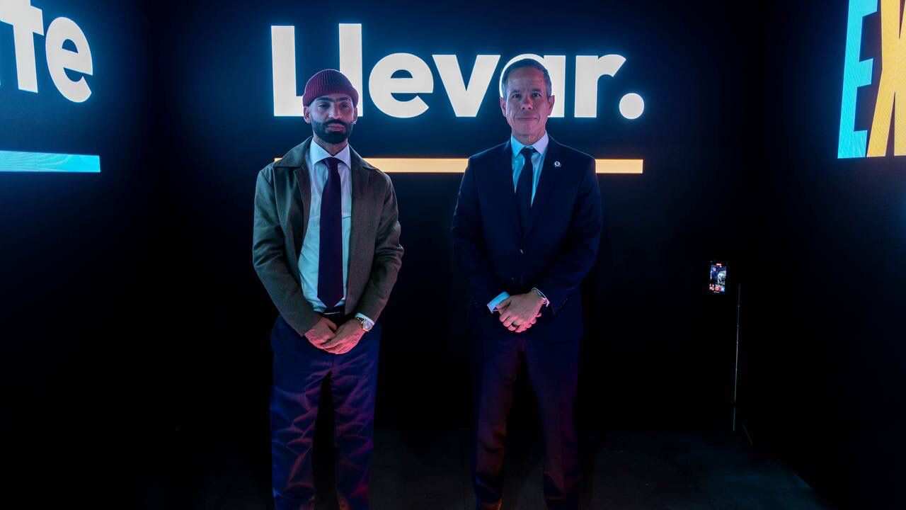 Arcángel y el alcalde de San Juan, Miguel Romero.