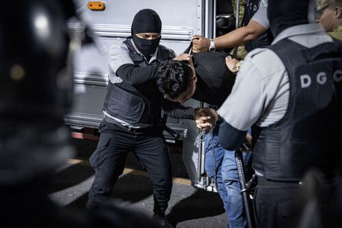 Senador de Maryland viajó a El Salvador para exigir la liberación de inmigrante deportado ilegalmente