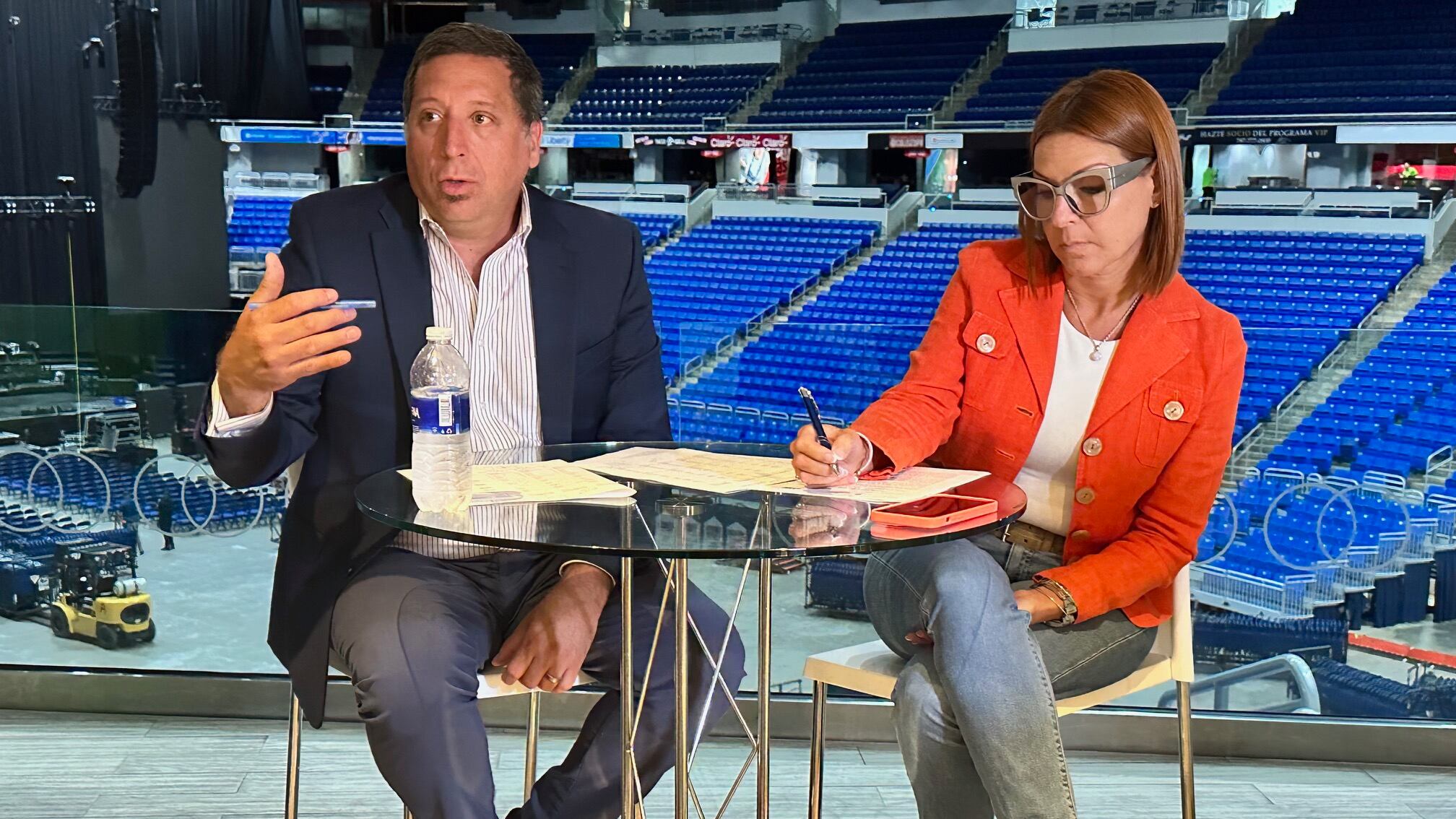 Jorge L. Pérez y Mariela Vallines Fernández