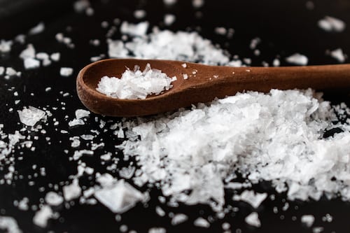 La importancia de reducir los niveles de sal en las comidas