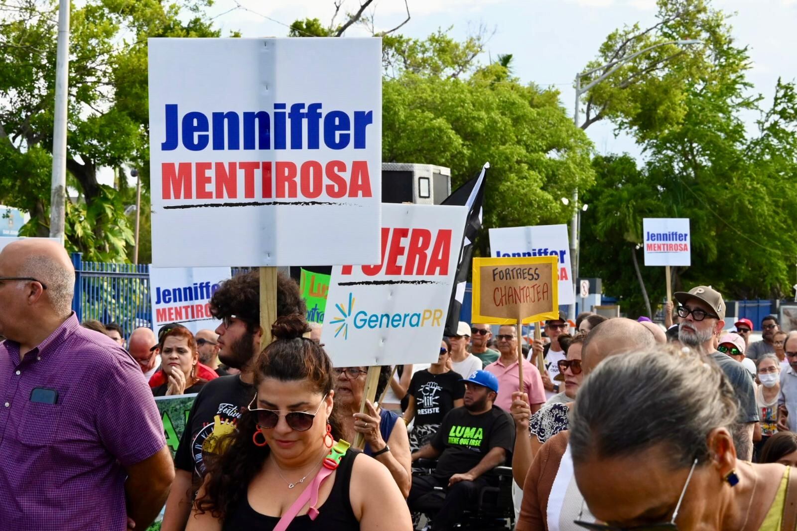Ciudadanos se tiraron a la calle para exigir la salida de LUMA.
