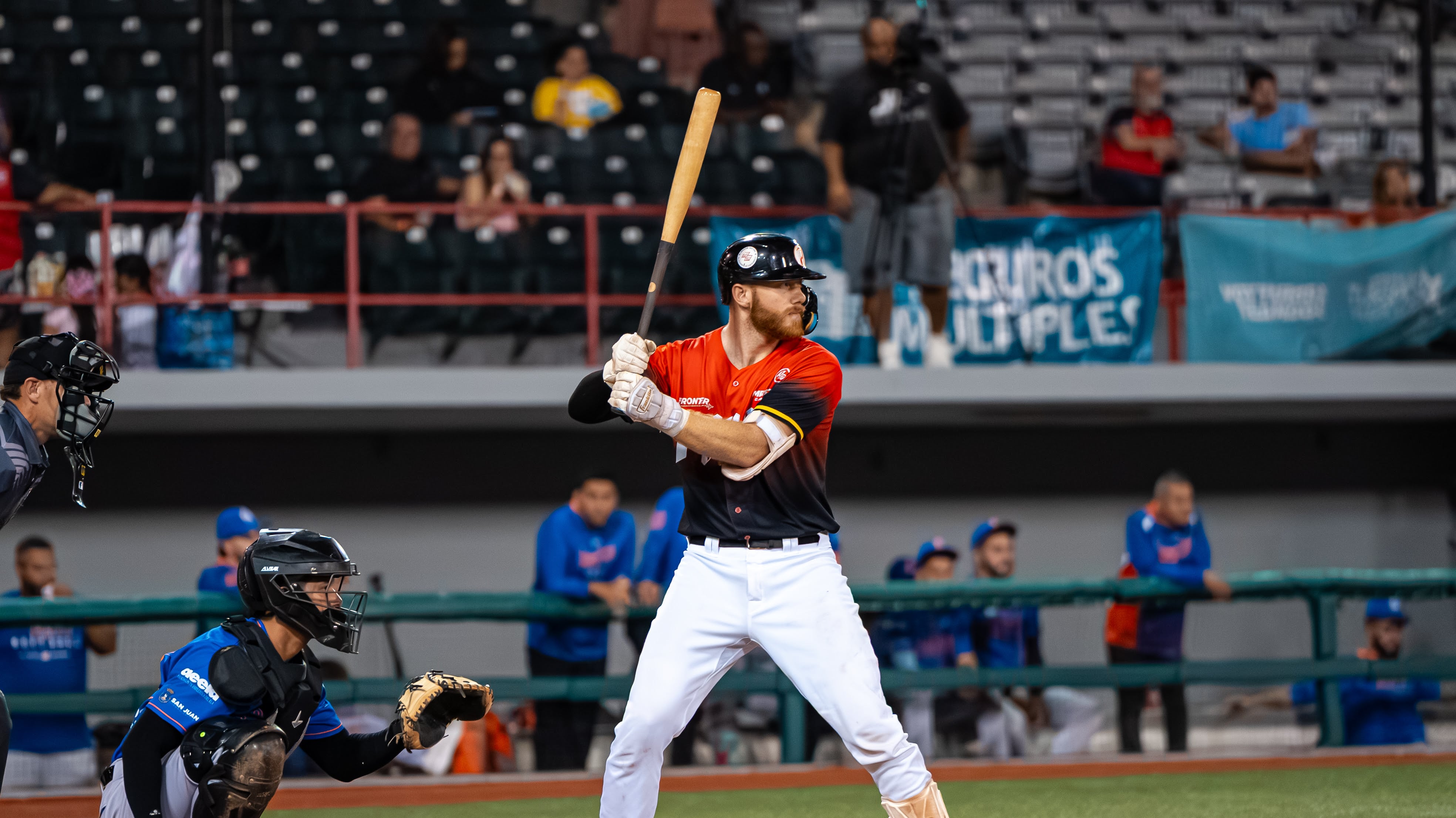 Will Simoneit se destacó a la ofensiva por los Leones al batear de 4-3, con dos carreras impulsadas y una carrera anotada.