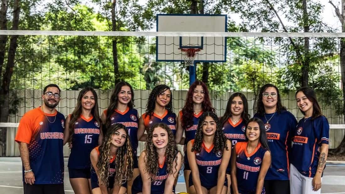 Equipo de voleibol femenino de la institución Wasburn School.