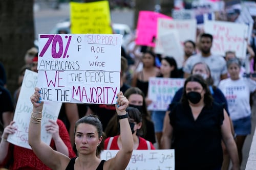 Arizona prohíbe el aborto casi en su totalidad 