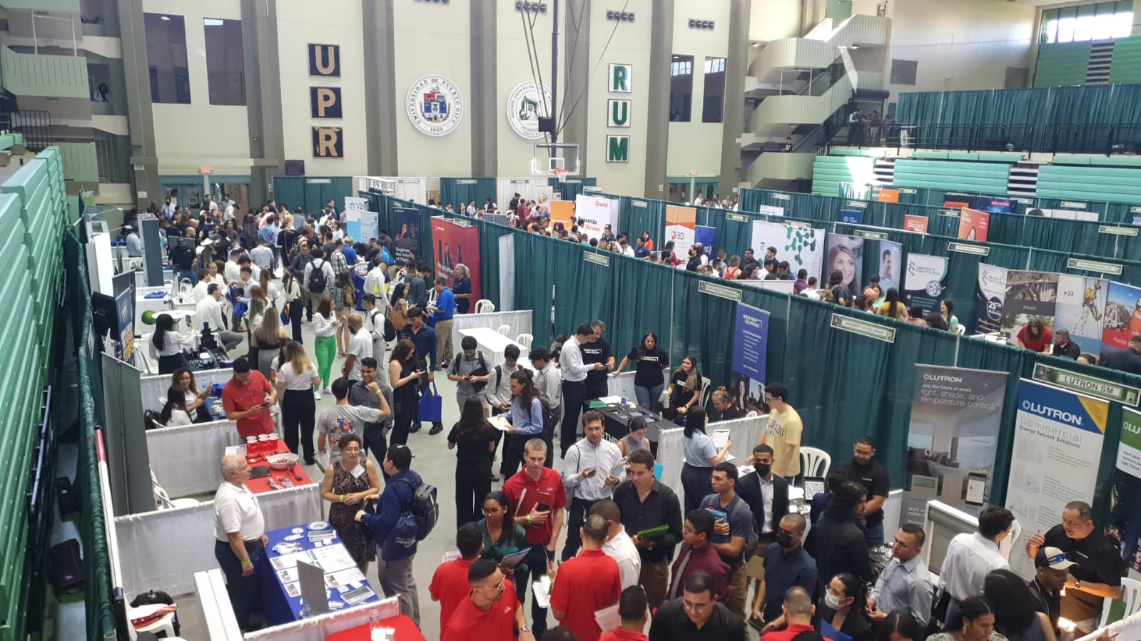 Regresa en modo presencial la trigésima cuarta Feria de Empleos del otoño de RUM.