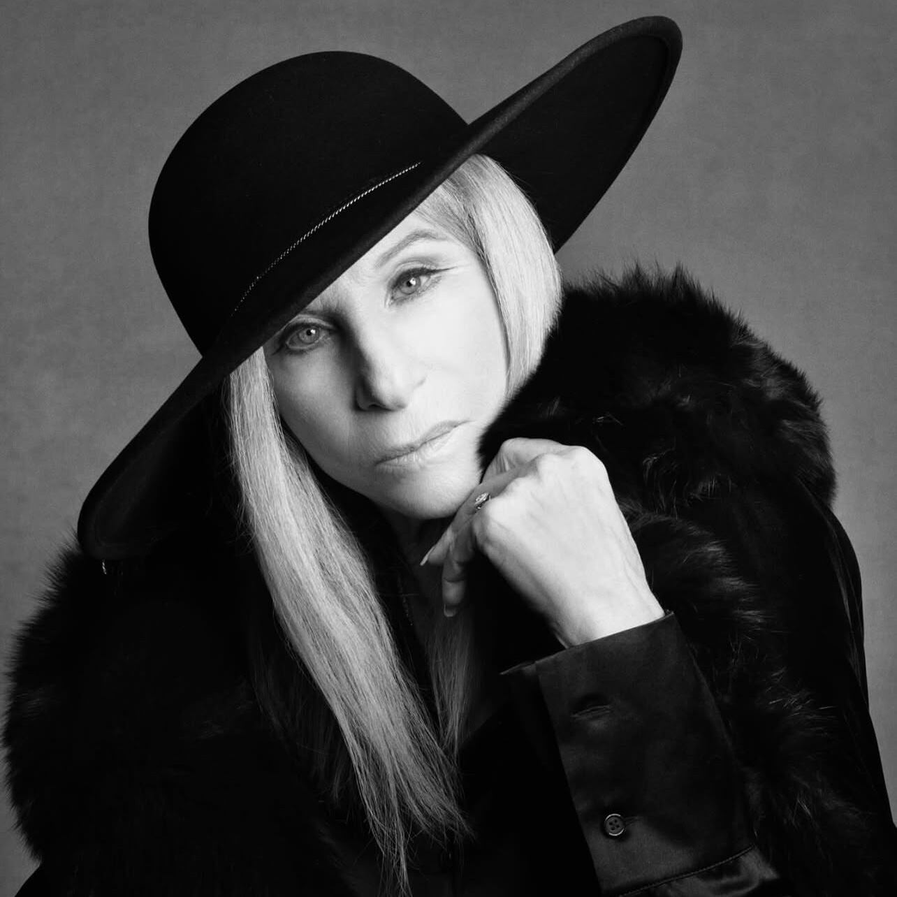 A lo largo de su extensa carrera de más de seis décadas, sus logros en la música, el teatro y el cine la han convertido en un ícono de la cultura estadounidense. Foto: Instagram de Barbra Streisand.