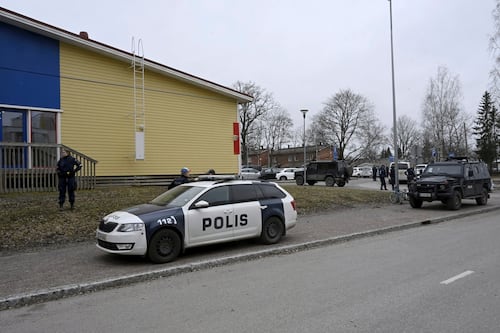 Niño de 12 años mata a un compañero y hiere a dos en escuela en Finlandia