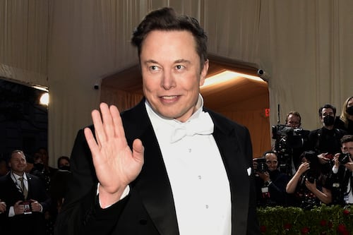 Elon Musk desmiente compra del United