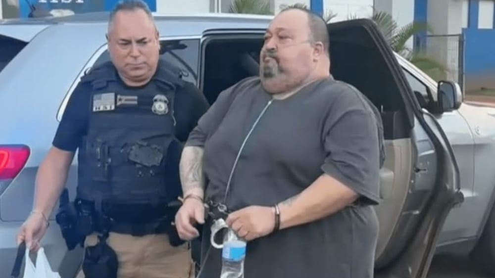 Uno de los arrestados en operativo federal en Puerto Rico.