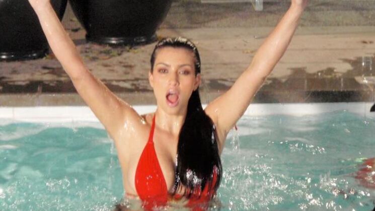 Kim Kardashian comparte fotos inéditas con sus hermanos.