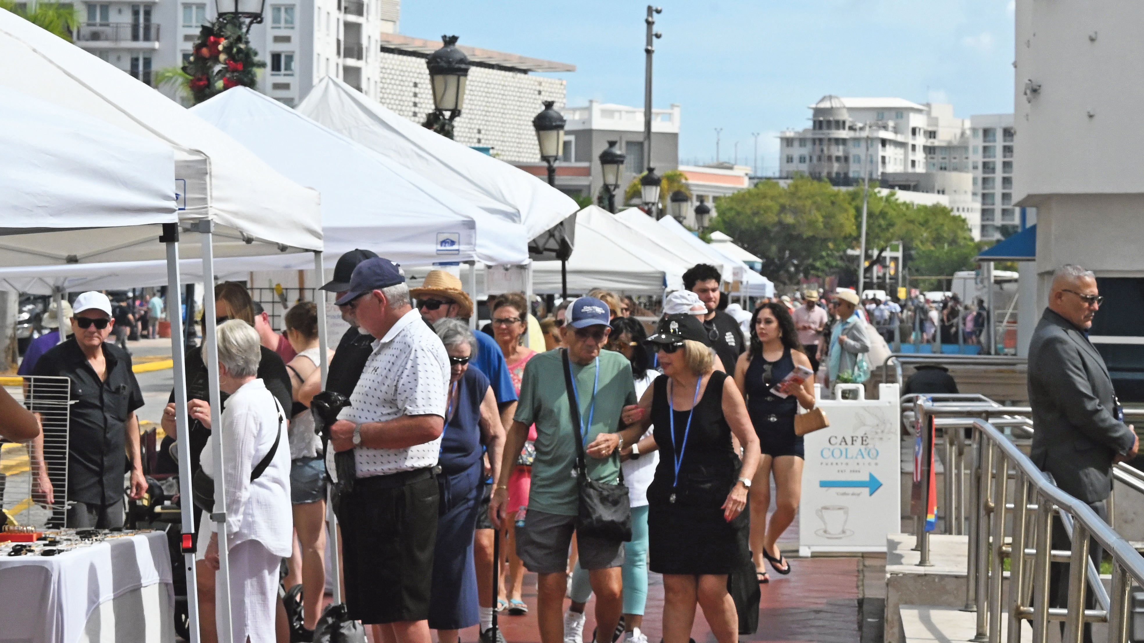 Turistas de cruceros. Terminal de lanchas. Bahía de San Juan Metro PR 14 de enero de 2026