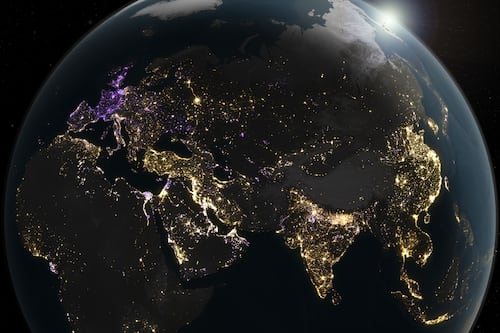 Contaminación lumínica global crece un 16% en una década