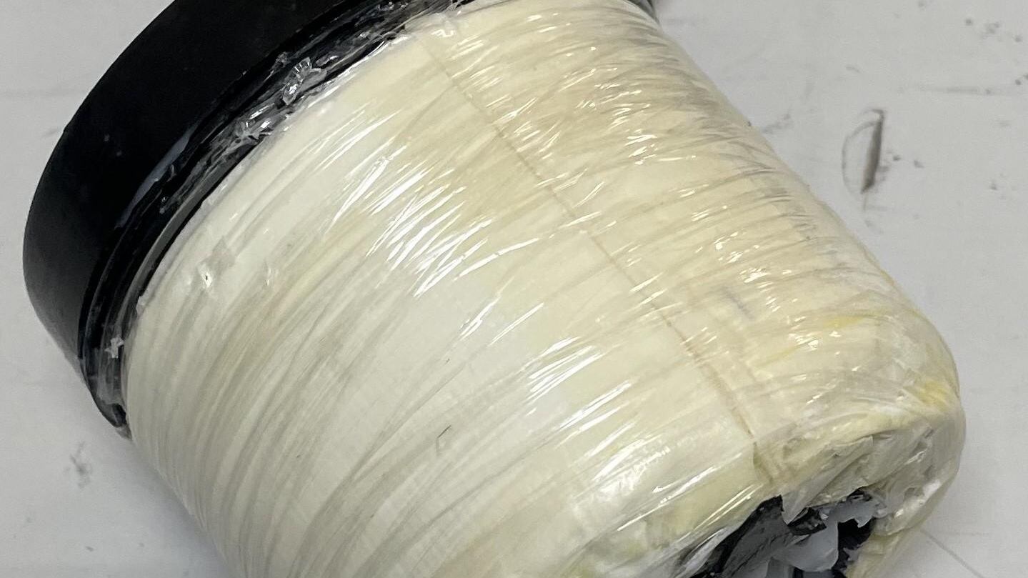 Incautan cocaína en frascos de acondicionador de cabello en Aguadilla.