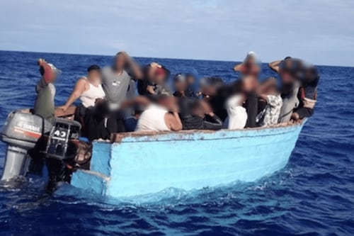 Repatrian 119 migrantes a República Dominicana tras intercepciones cerca de la isla
