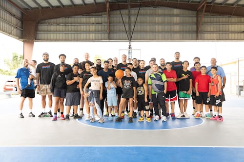 Osos de Manatí ofrecen clínicas gratuitas de baloncesto a niños y jóvenes