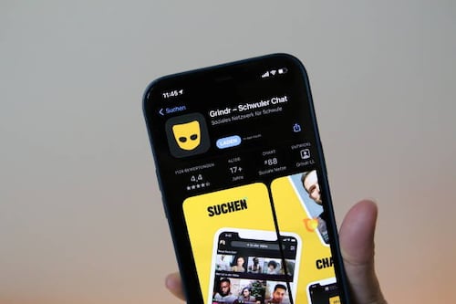 Este país evalúa medidas para prohibir aplicaciones de citas entre hombres como Grindr