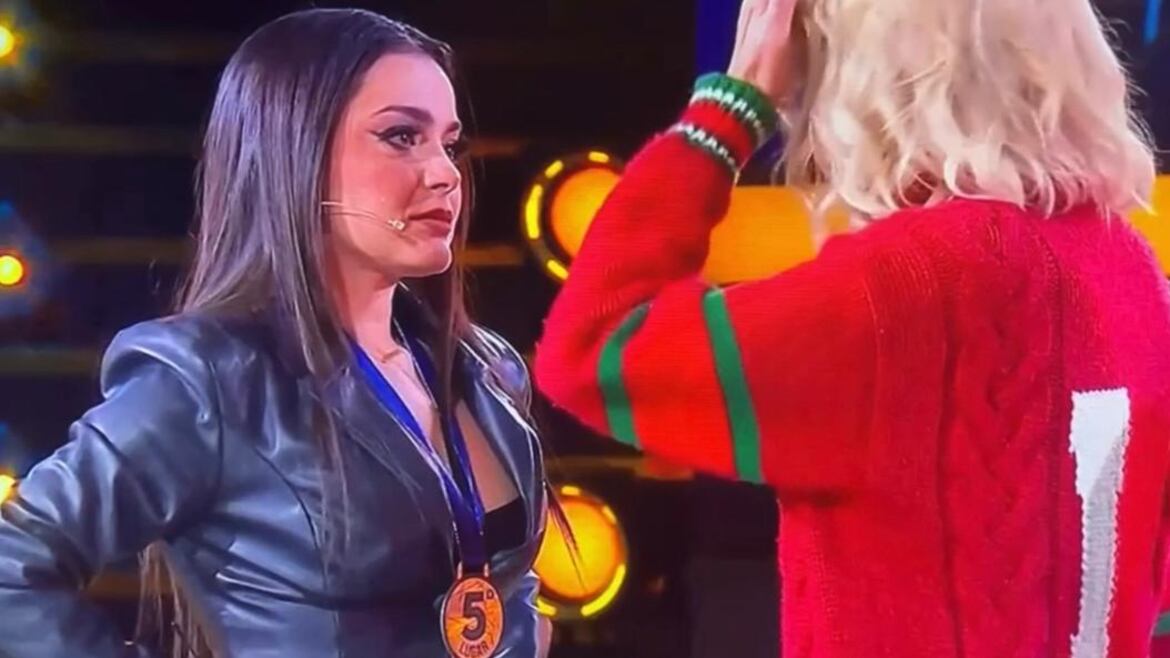 Daniella Navarro y Laura Bozzo.