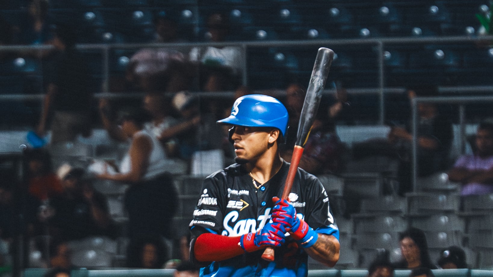 Fotos (crédito Cangrejeros de Santurce por Yandiel Muñoz Garay)