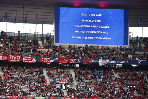 ¡Inaudito! Desmanes de hinchas del Liverpool forzaron demora en la final