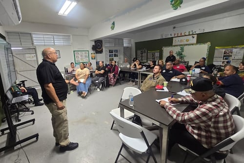 Cataño lleva programa de preparación ante emergencias a comunidades