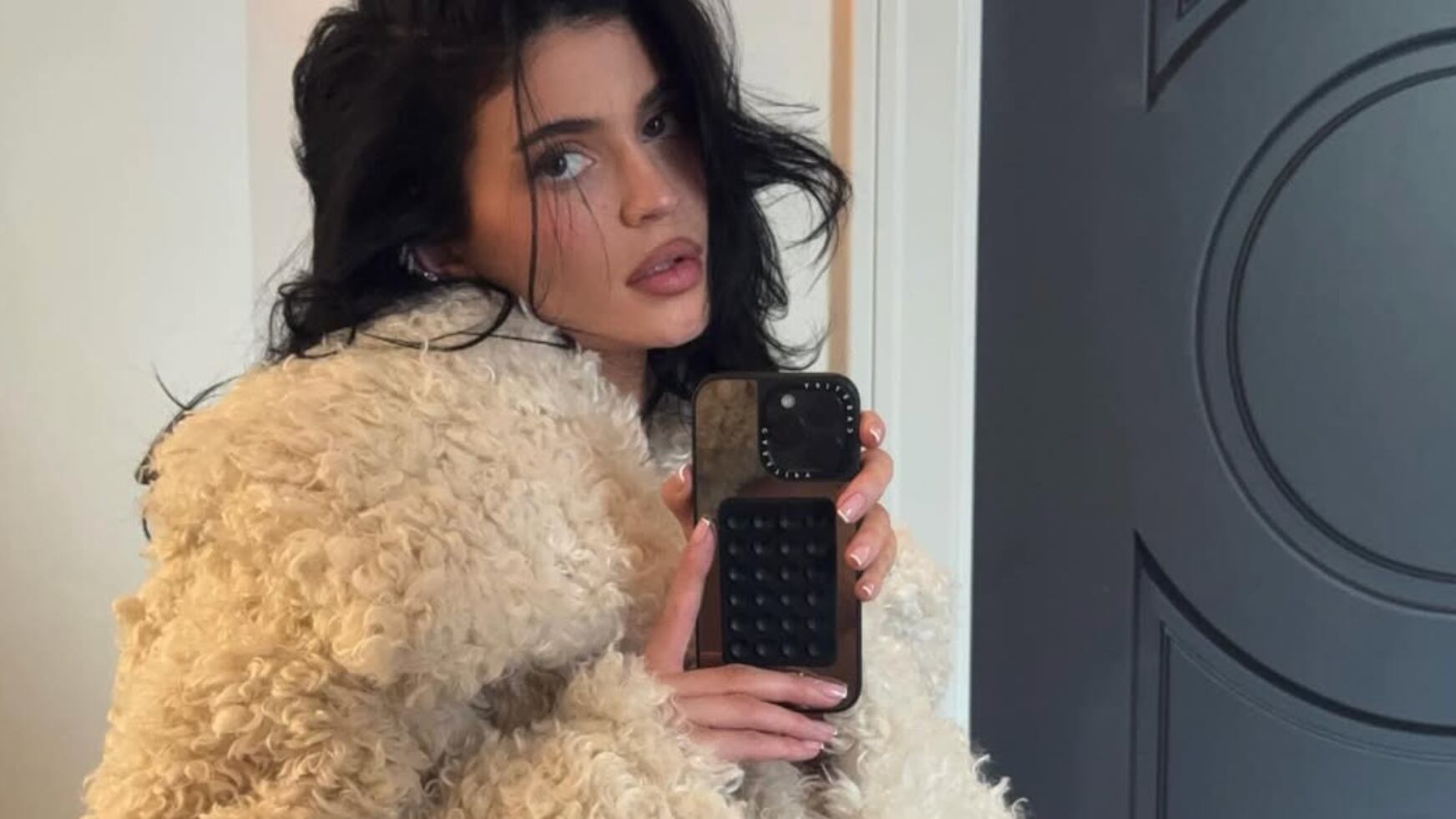 Está apoyando a la familia en todo