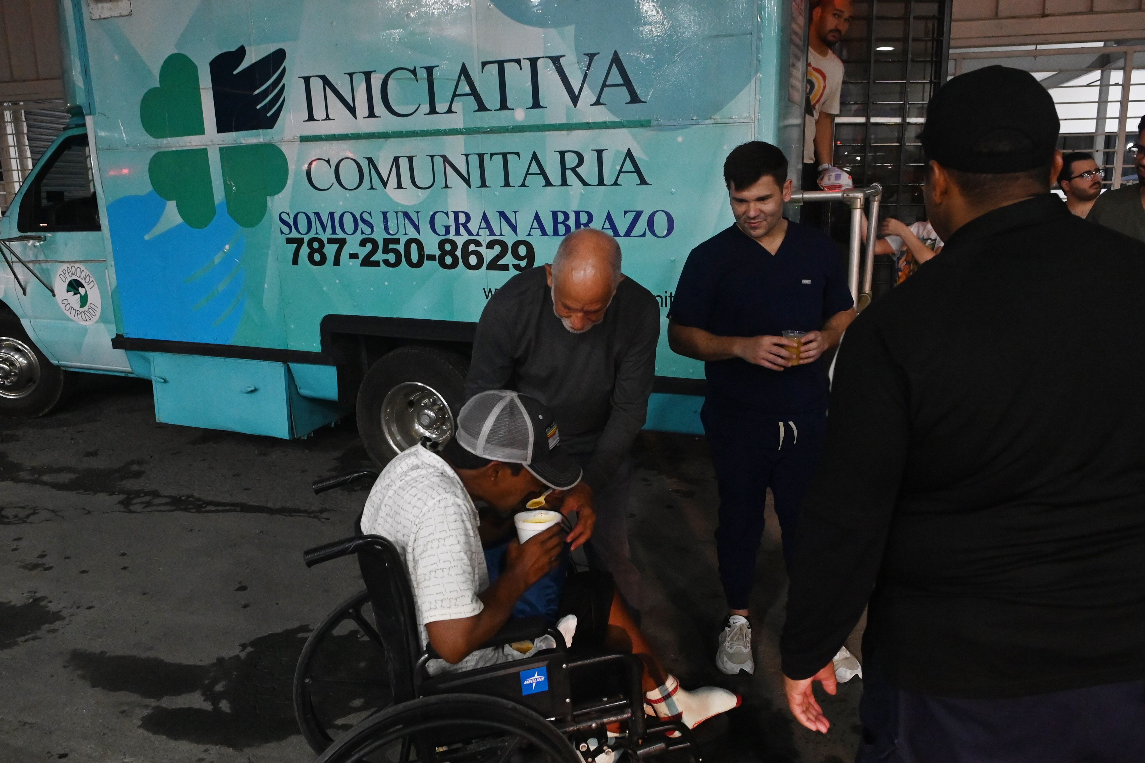 Ronda de servicios de Iniciativa Comunitaria a la población sin techo, en Rio Piedras. Metro PR 6 de septiembre de 2024