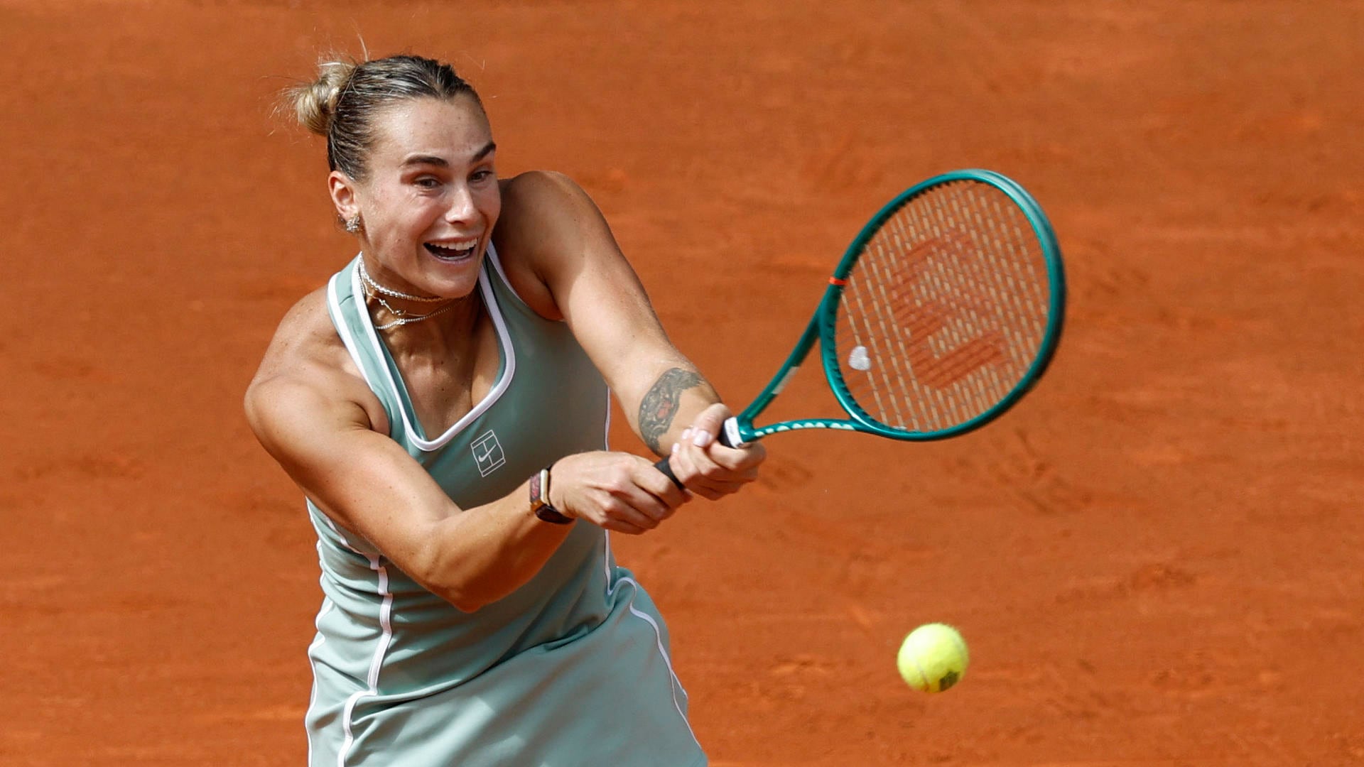 Sabalenka empieza firme la defensa del título
