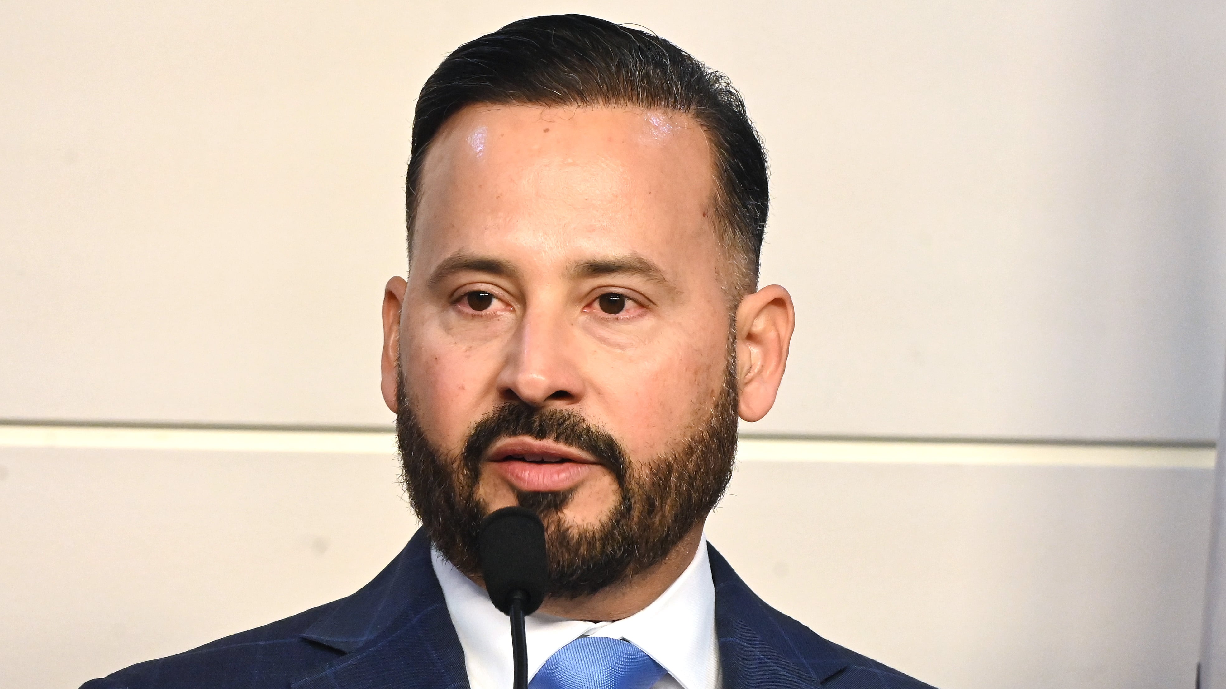 El senador Luis Javier Hernández. Conferencia de prensa de la delegación del PPD , sobre la Reforma Contributiva.