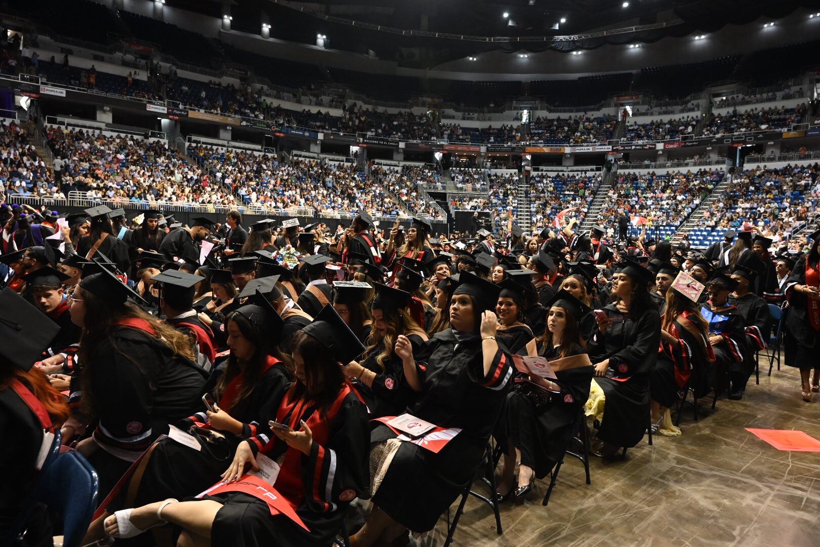 La Universidad de Puerto Rico, Recinto de Río Piedras celebra su Centésima Vigésima Colación de Grados. Coliseo de Puerto Rico. Hato Rey Metro PR 26 de junio de 2025