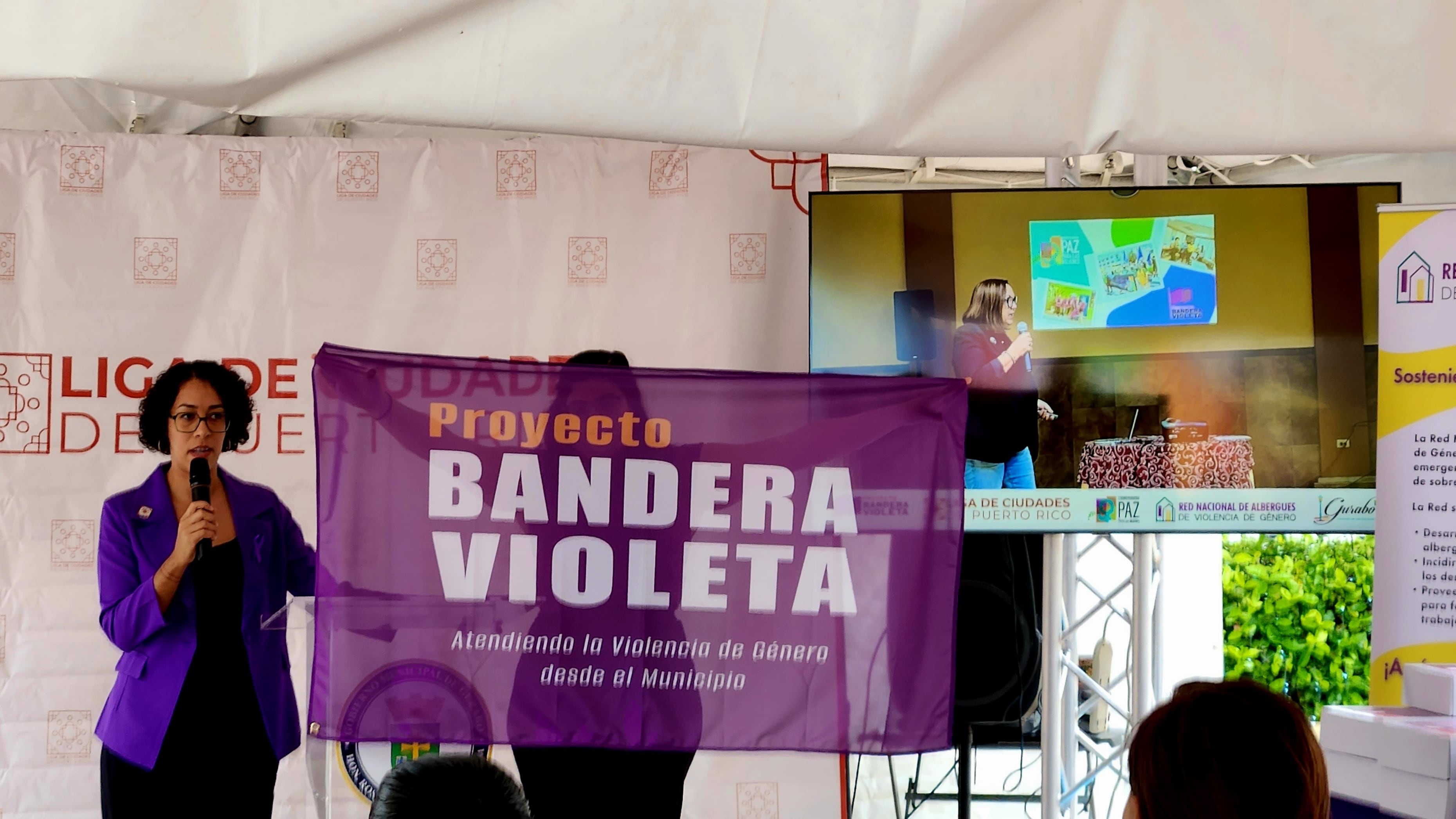 Entregan Bandera Violeta a municipios que demostraron compromiso con la erradicación de la violencia de género.