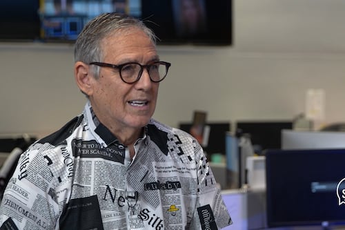 Telenoticias presenta nuevo pódcast “La Sala” con recorrido por la carrera periodística de José Esteves