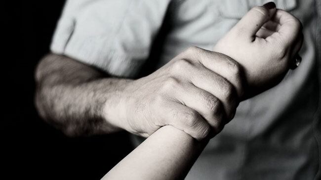 Violación de su hijastra