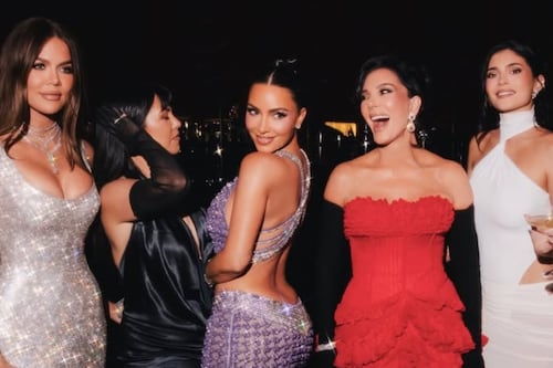 ¡Les quitaron el maquillaje! Video de las Kardashian hecho con IA se hace viral en redes: así se verían